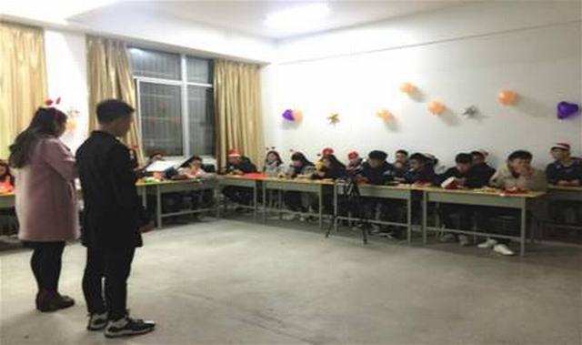 F:\Ryan\me\合职材料\伟德源自英国1946元旦晚会\webwxgetmsgimg (6)_meitu_2.jpg