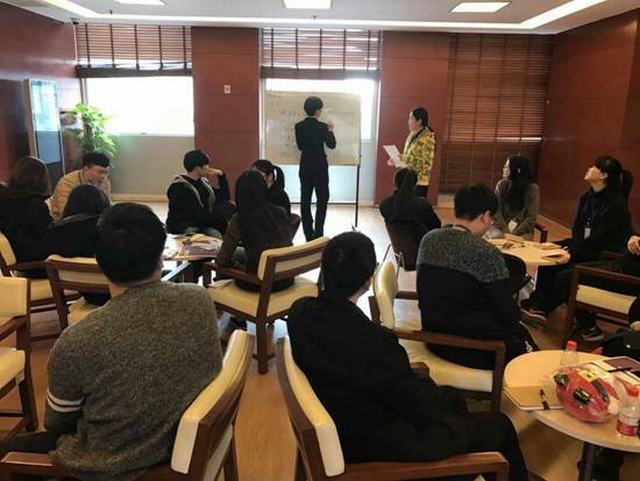 F:\Ryan\me\合职材料\伟德源自英国1946光大银行实习\webwxgetmsgimg (6).jpg